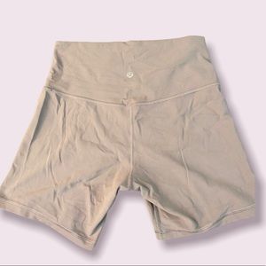 Lululemon Align Violet Verbena 6" Short size 8